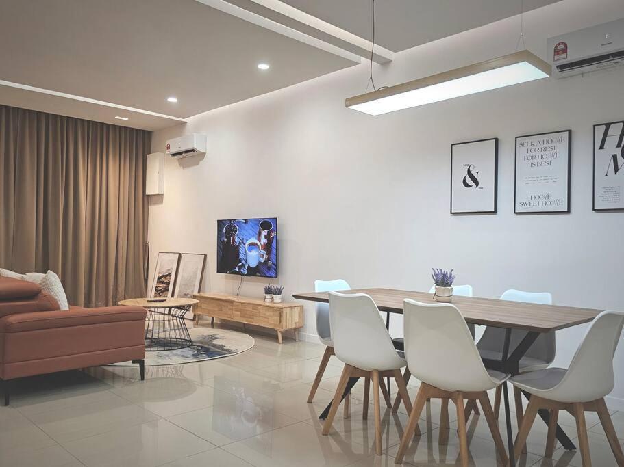 H+M Residence II 3Km To Setia City Convention Klang Luaran gambar