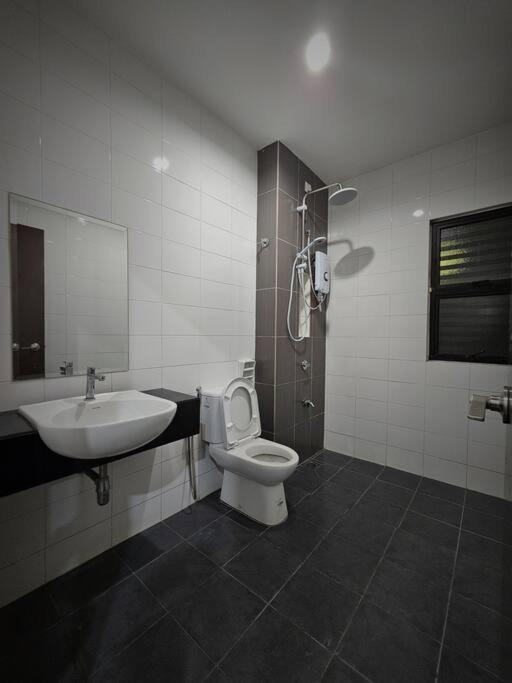 H+M Residence II 3Km To Setia City Convention Klang Luaran gambar