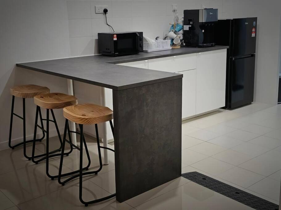 H+M Residence II 3Km To Setia City Convention Klang Luaran gambar